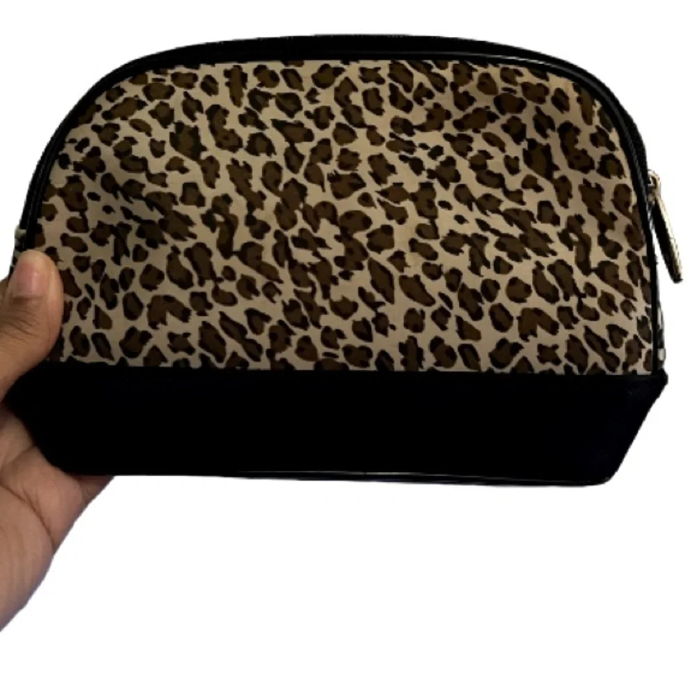 Landcome Leopard print makeup bag - Picture 2 of 3